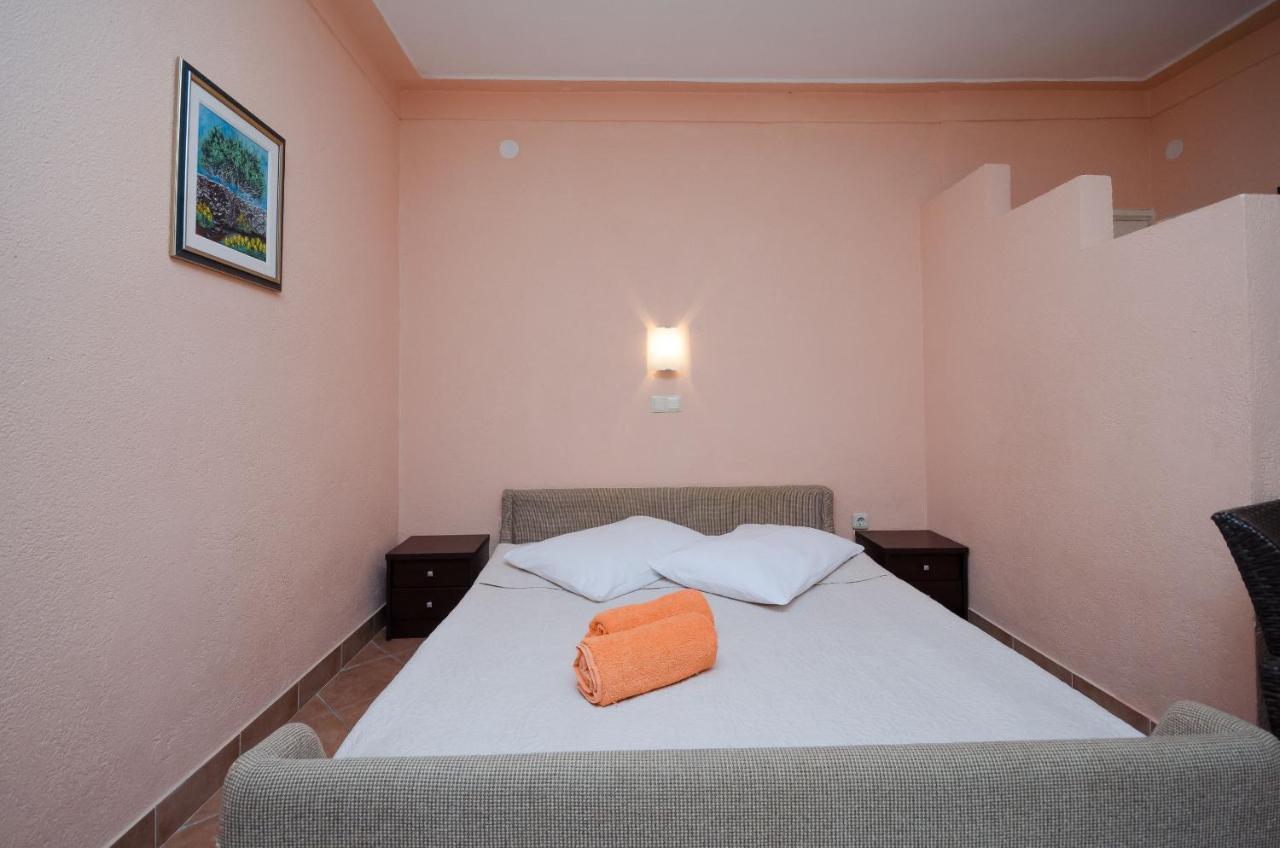 Apartments Helena Lopar Dış mekan fotoğraf